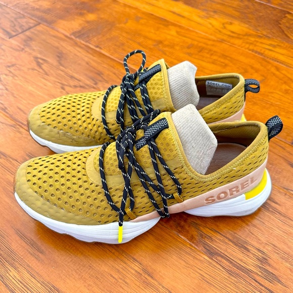 Sorel Shoes - ✨FLASH SALE✨ Sorel Kinetic Impact Lace Up Sneaker Yellow Gold & Black Size 8